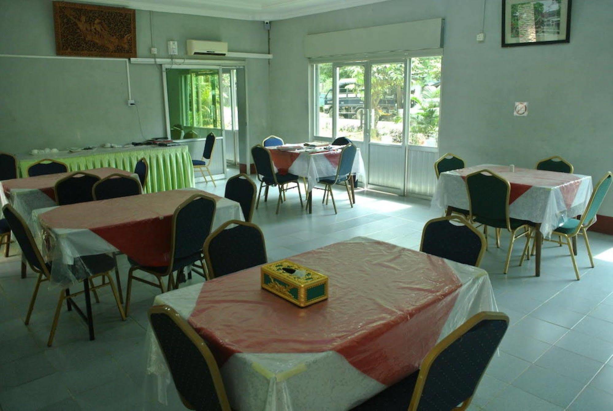 Yaewaddy Motel Gyogon Екстериор снимка