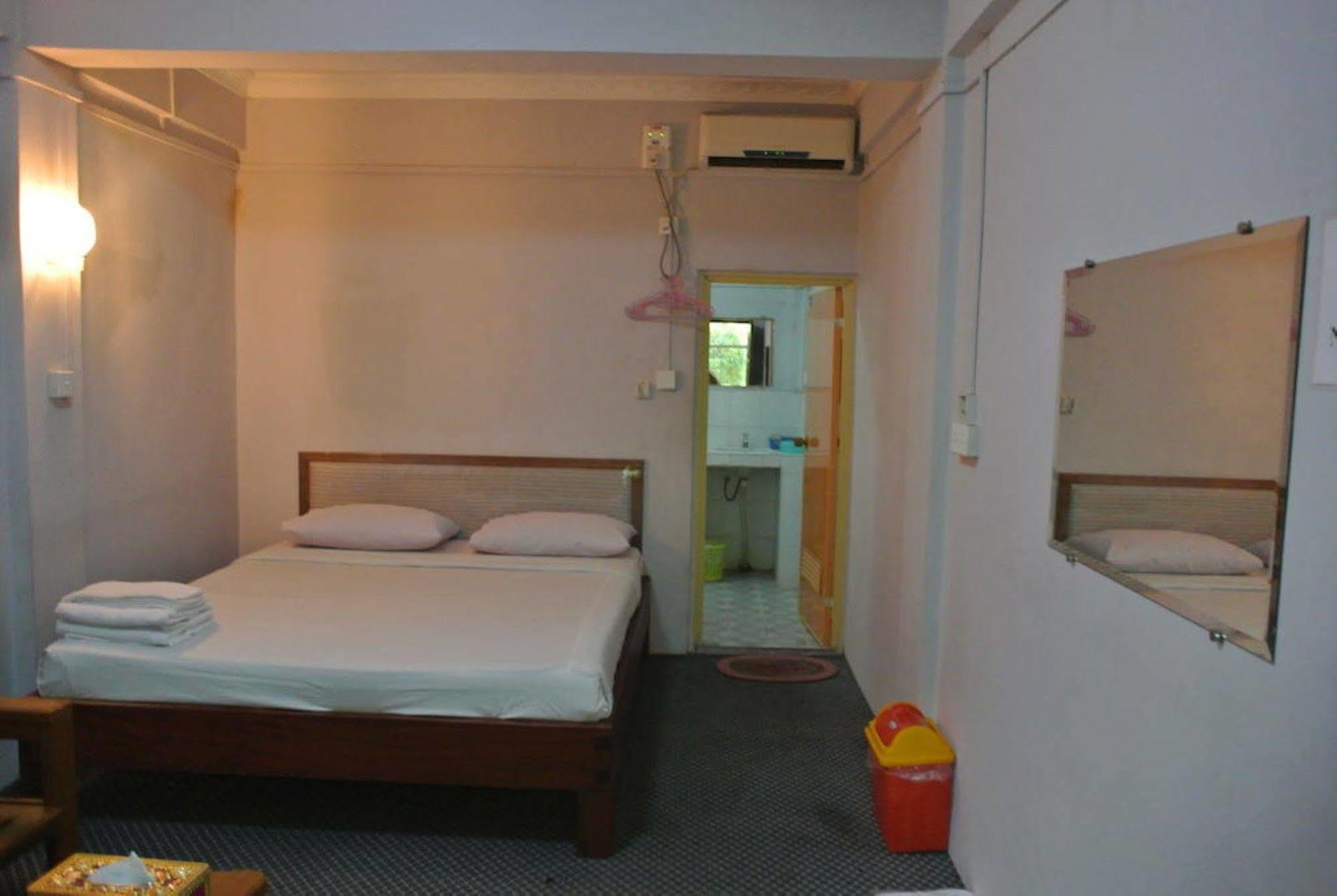 Yaewaddy Motel Gyogon Екстериор снимка