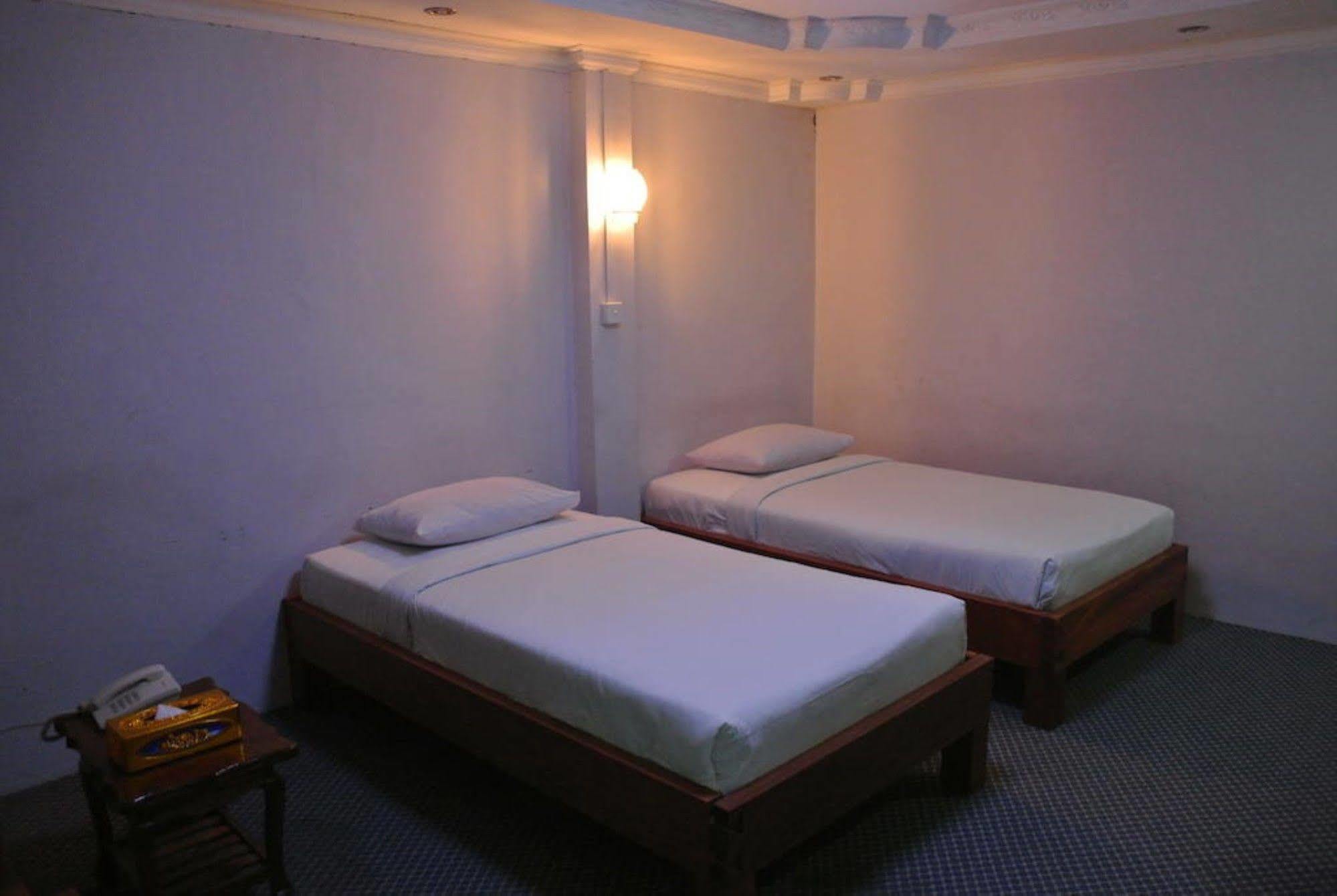 Yaewaddy Motel Gyogon Екстериор снимка