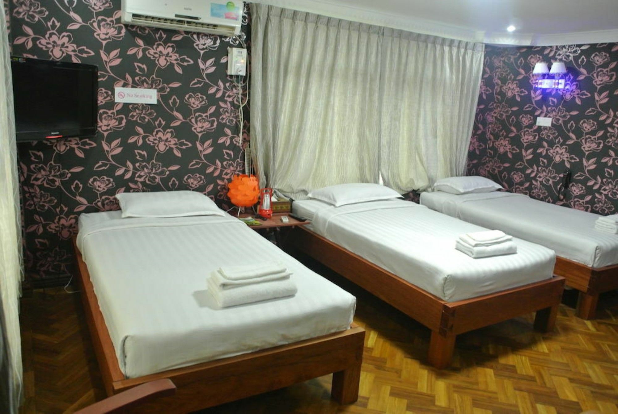 Yaewaddy Motel Gyogon Екстериор снимка